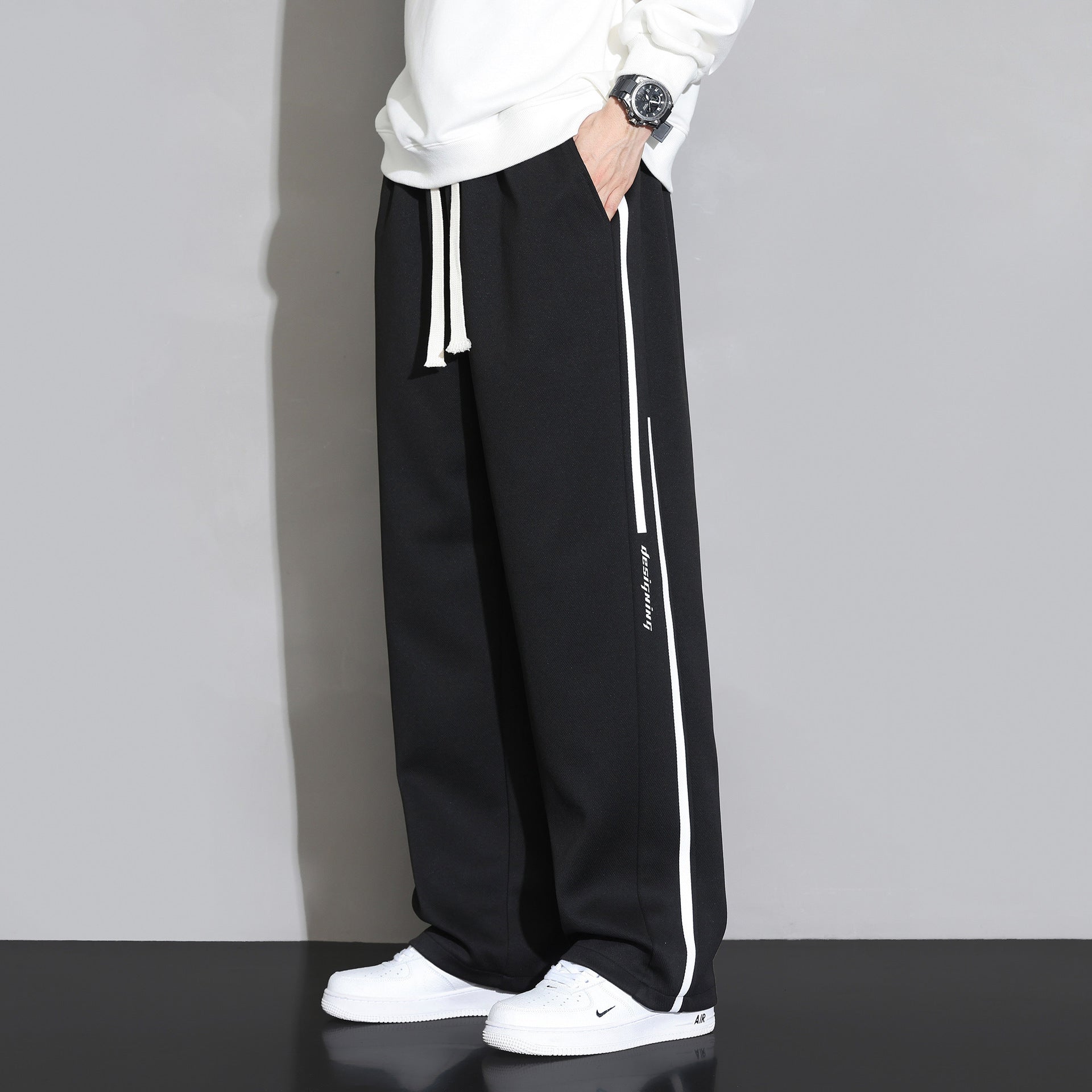 Signature Relaxed Joggers